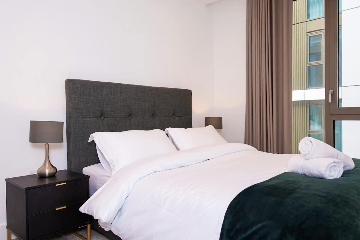 Apartment Lux And Large 2 Bed Battersea Power Station